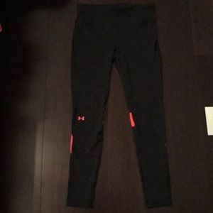 UA Heat gear running leggings